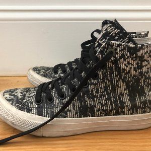 Converse Chuck Taylor High Tops (black and white)